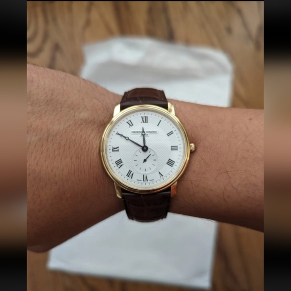 Frederique Constant Quartz Gold color bezel Watch FC-235M4S5 - Picture 11 of 13